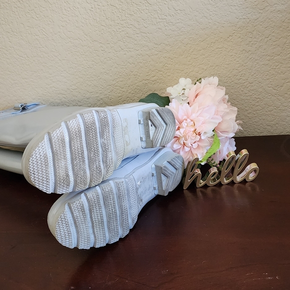 Light Blue Tall Hunter Rain Boots - Picture 3 of 5